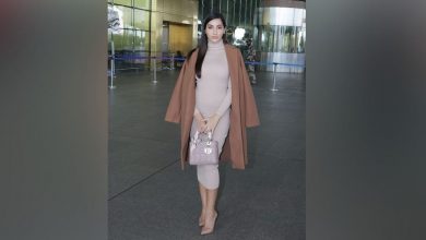 Photo of नोरा फतेही ने मुंबई एयरपोर्ट पर दिखाई अपनी कातिलाना अदाए, पर्पल ओवर कोट पहन फैंस के उडाए होश